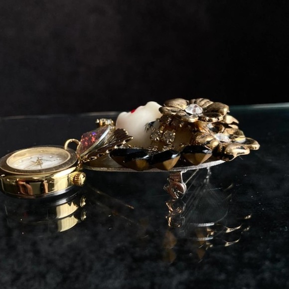 Vintage Fashion, Dangling Bonetto Pendant Watch with Mother of Pearl watch face - Picture 3 of 4